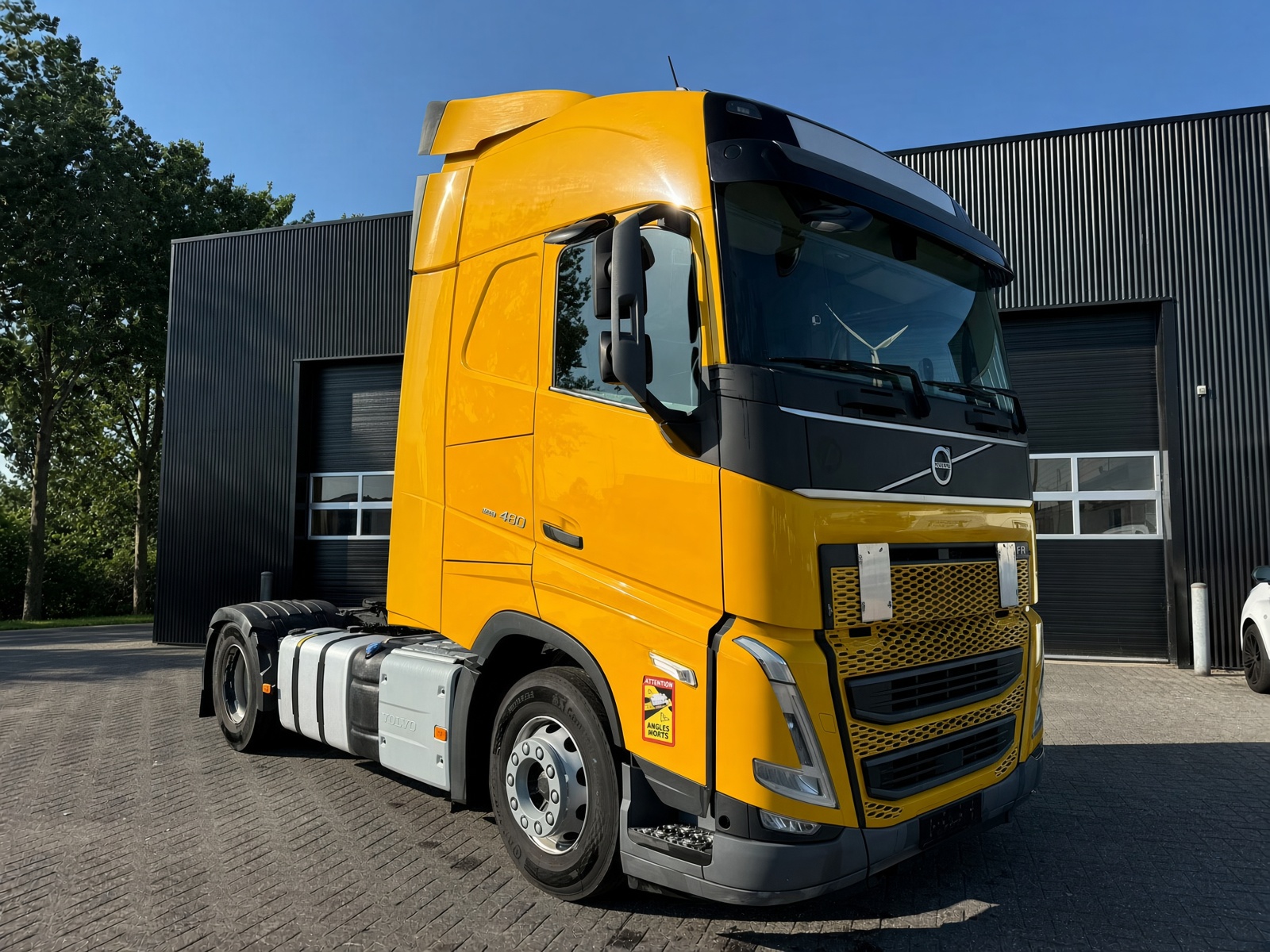 Volvo FH 460 — Vue avant trois quarts droite