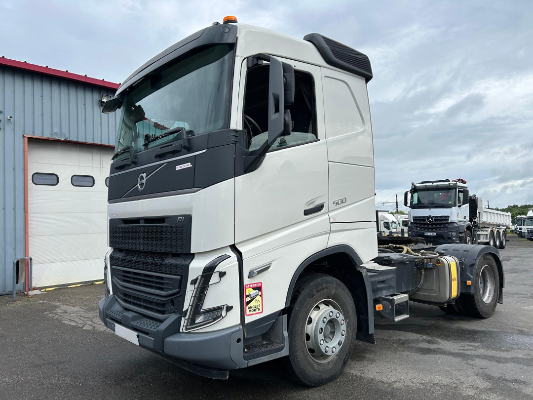 Volvo FH 500 — Vue avant trois quarts, côté conducteur